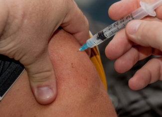 Epidemióloga: “No hay certeza de que las personas vacunadas no vayan a transmitir el Coronavirus, hay que mantener medidas preventivas”