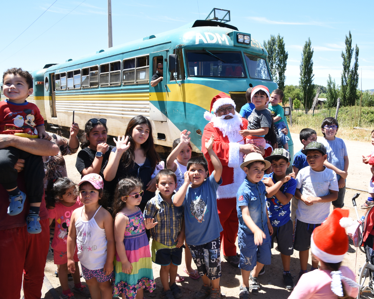 UTalca inicia campaña de donación de regalos para su tradicional Tren de Navidad