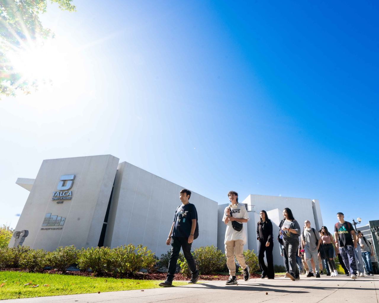 UTalca da la bienvenida a más de 2 mil nuevos estudiantes
