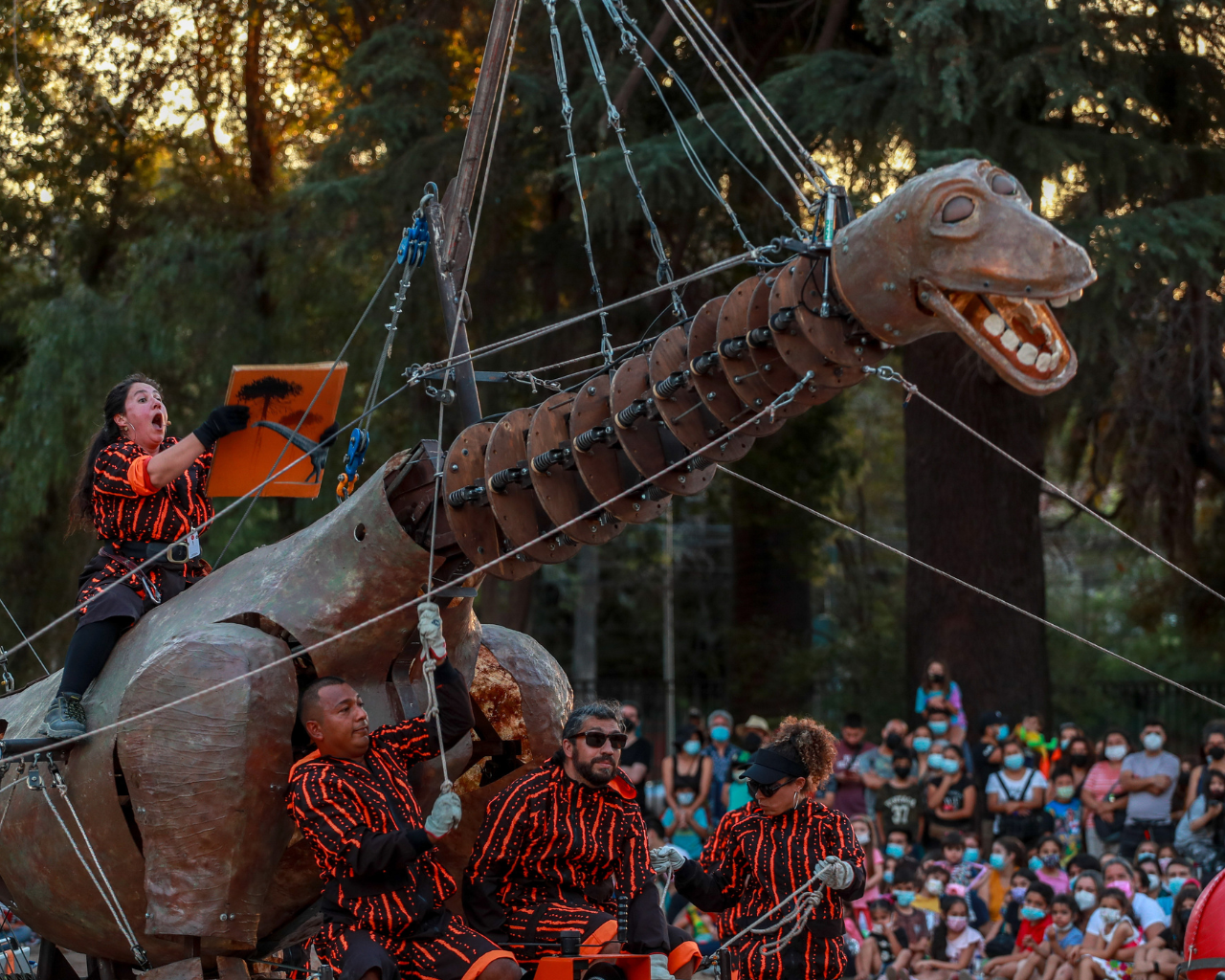 Dinosaurio a gran escala dará inicio a Festival de las Ciencias en el Maule