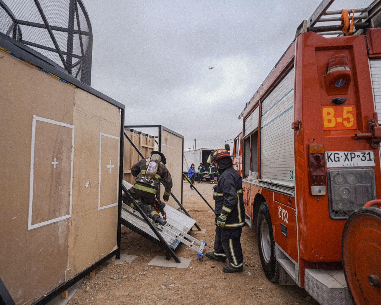 Estudiante de Arquitectura crea módulo de entrenamiento para Cuartel de Bomberos 