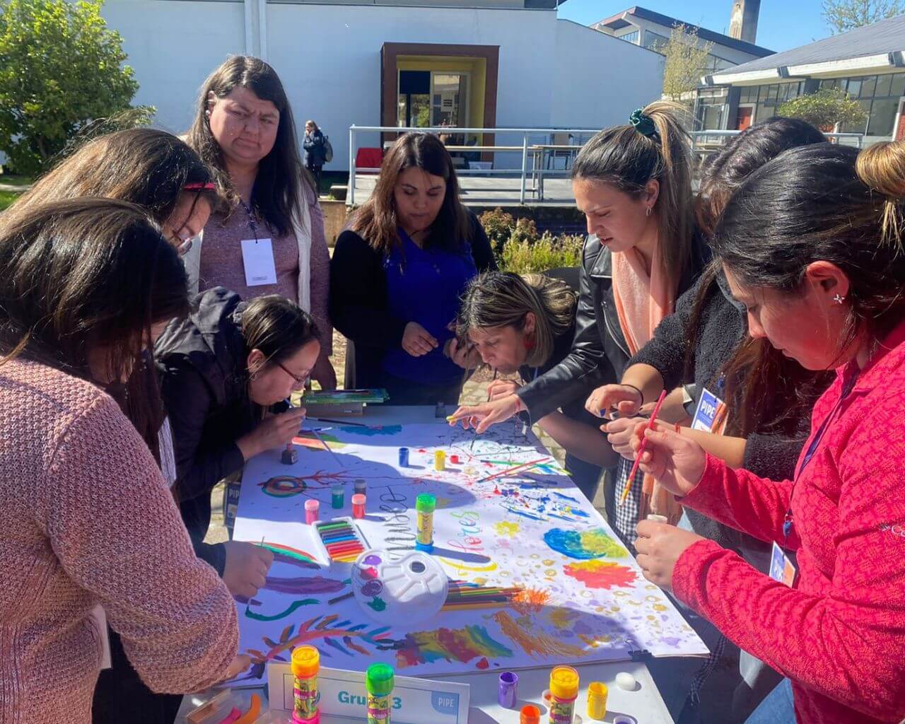 Capacitan a educadoras y asistentes de párvulos para fortalecer la educación científica en la primera infancia