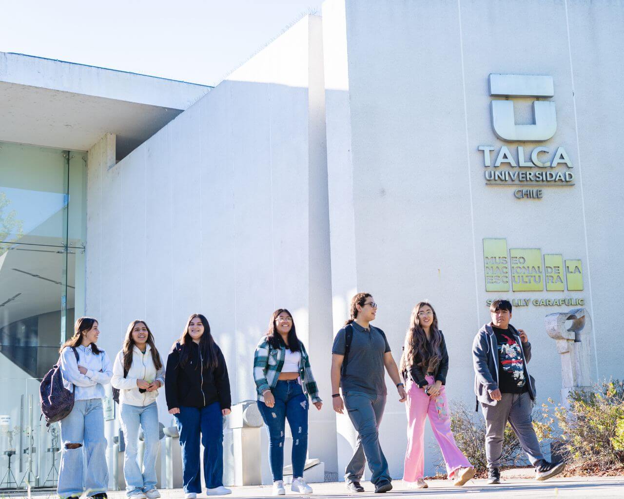 Universidad recibe a más de 2.400 nuevos/as estudiantes