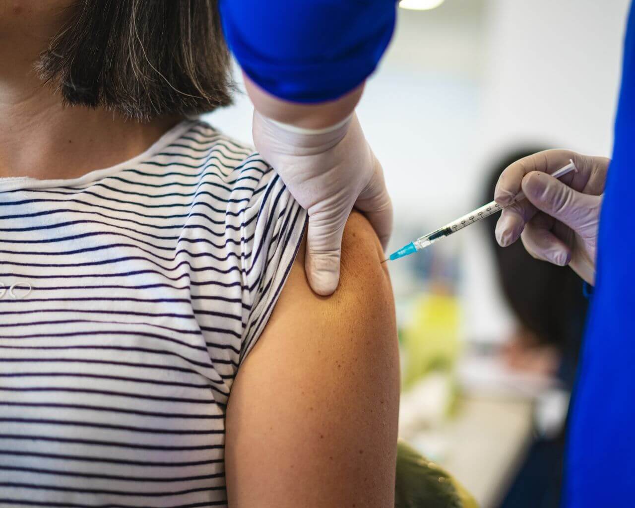 Académica se refiere al bajo interés de vacunación en población de riesgo