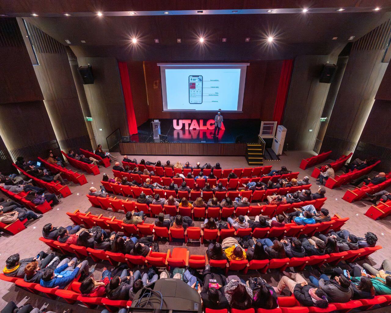 Universidad presenta nueva aplicación para estudiantes