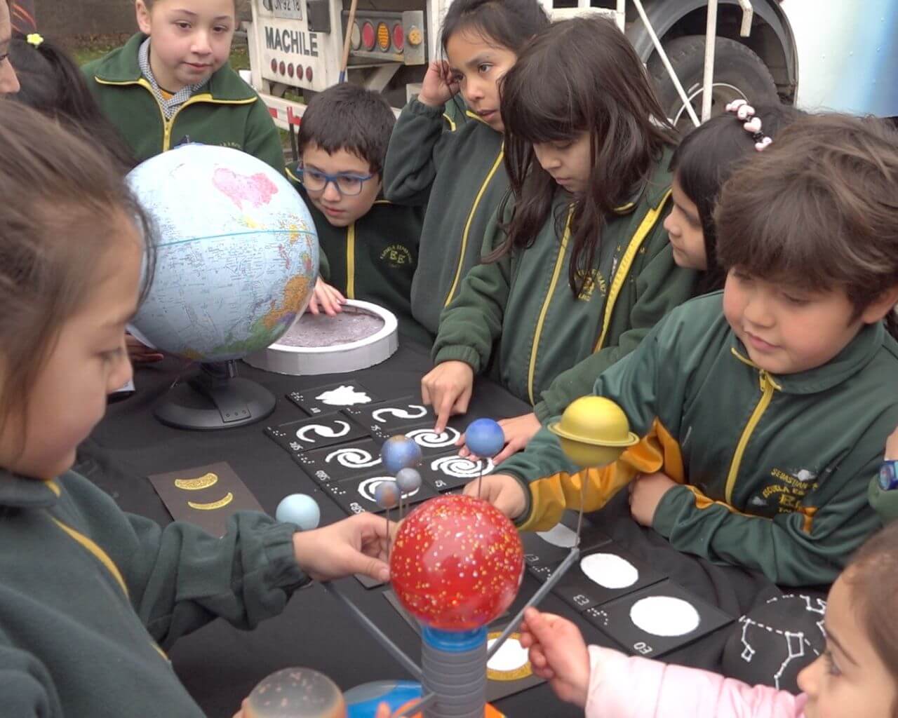 Escolares conocieron el fascinante mundo de la astronomía