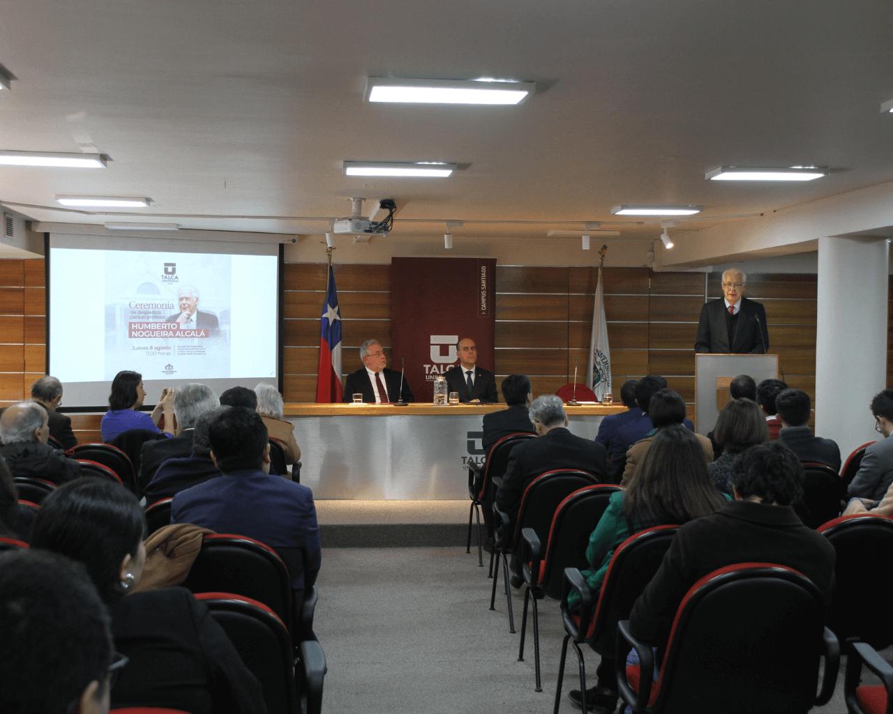 Facultad homenajeó a profesor Humberto Nogueira