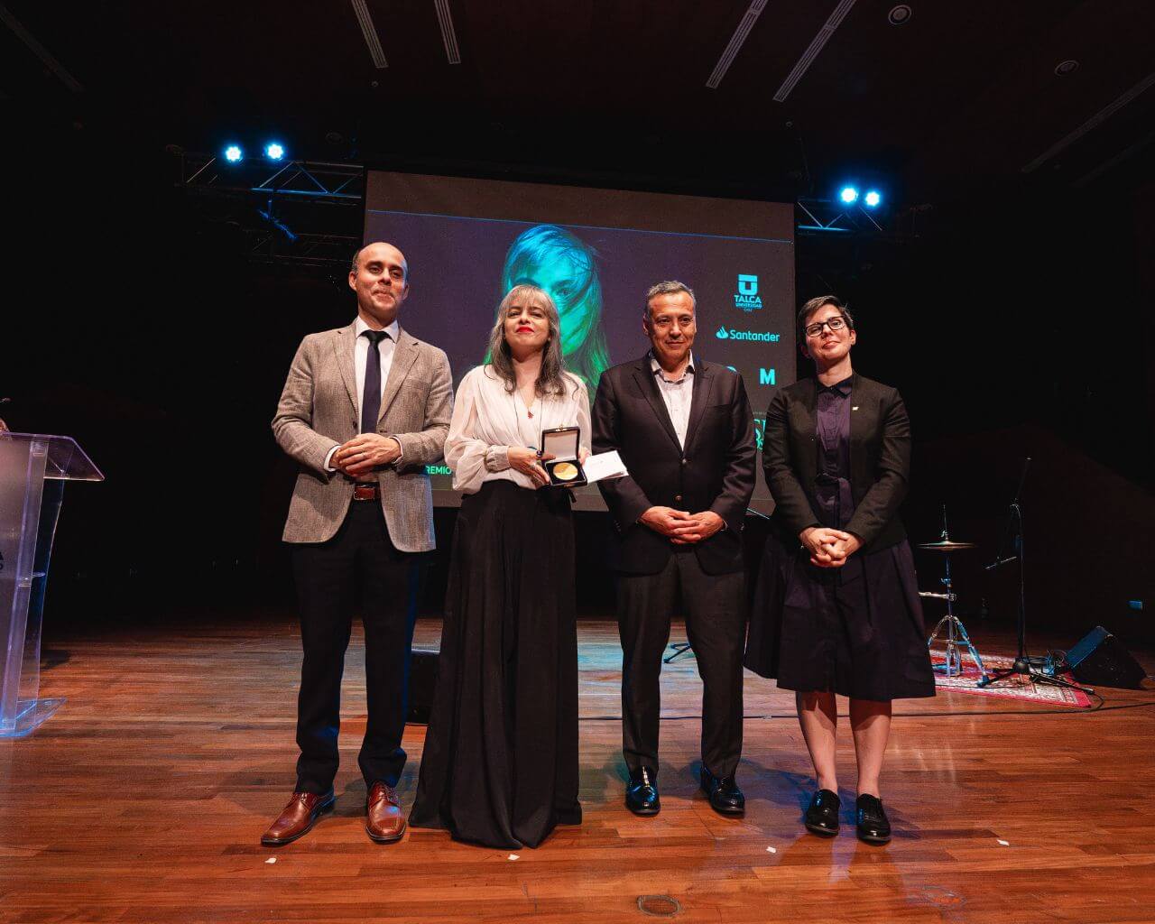Mariana Enriquez recibió Premio Iberoamericano de Letras José Donoso 2024