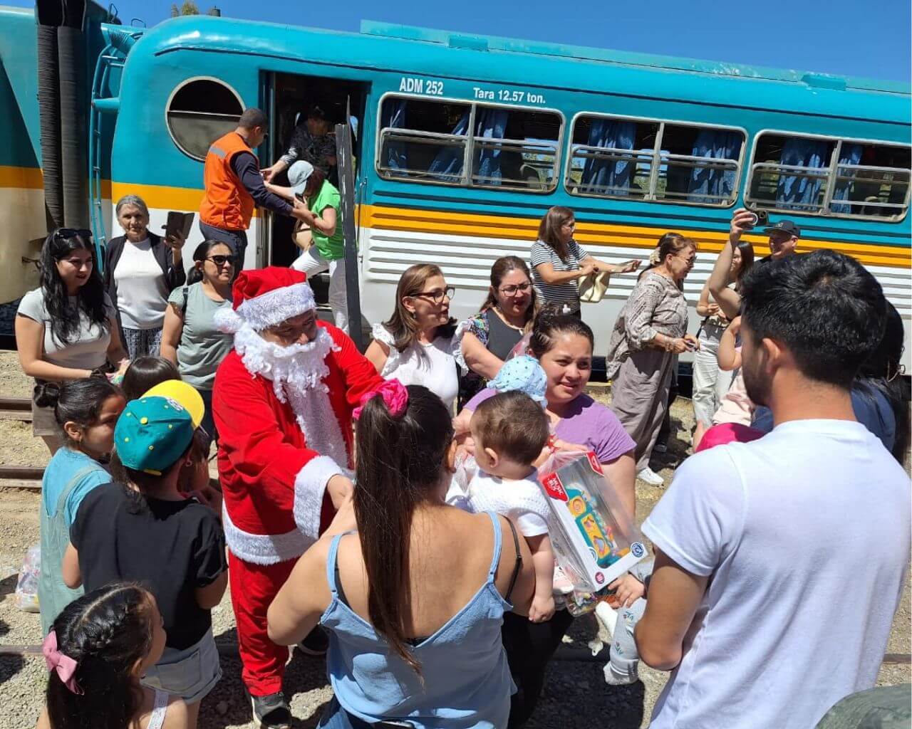 Tren de Navidad UTalca regaló alegría y esperanza