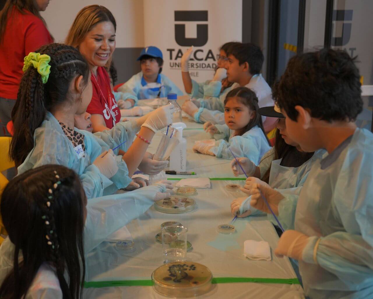 Activa participación en talleres "CLICK: experimenta en verano"