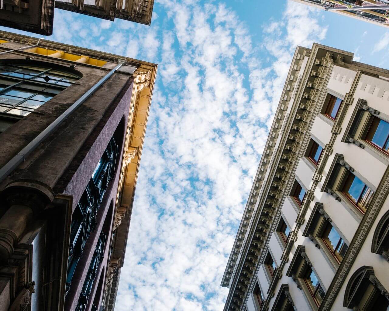¿Qué son las infiltraciones de aire en el hogar? Nueva normativa  para edificaciones considera esta problemática