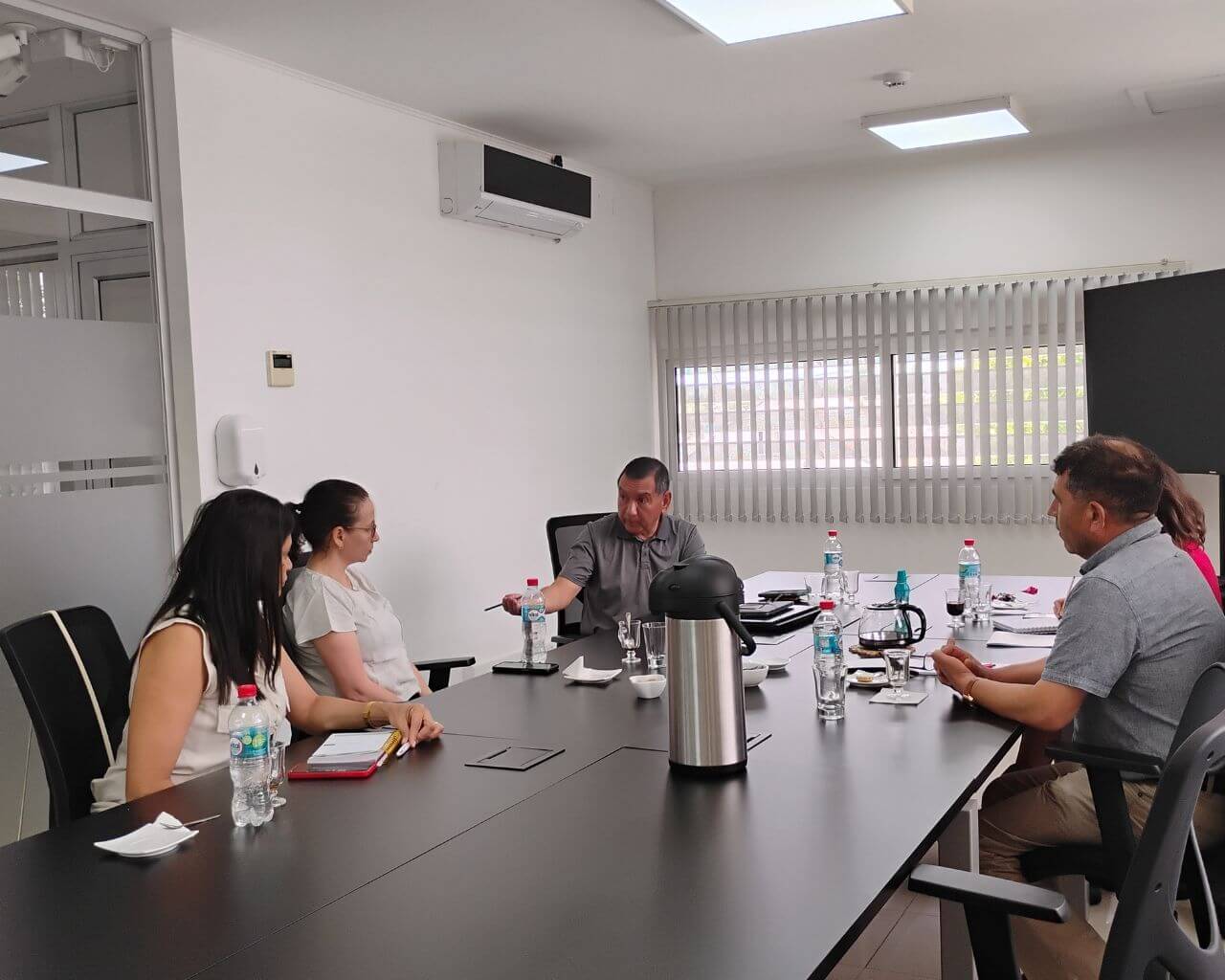 Realizan análisis comparado de sistemas educativo de Chile y Brasil