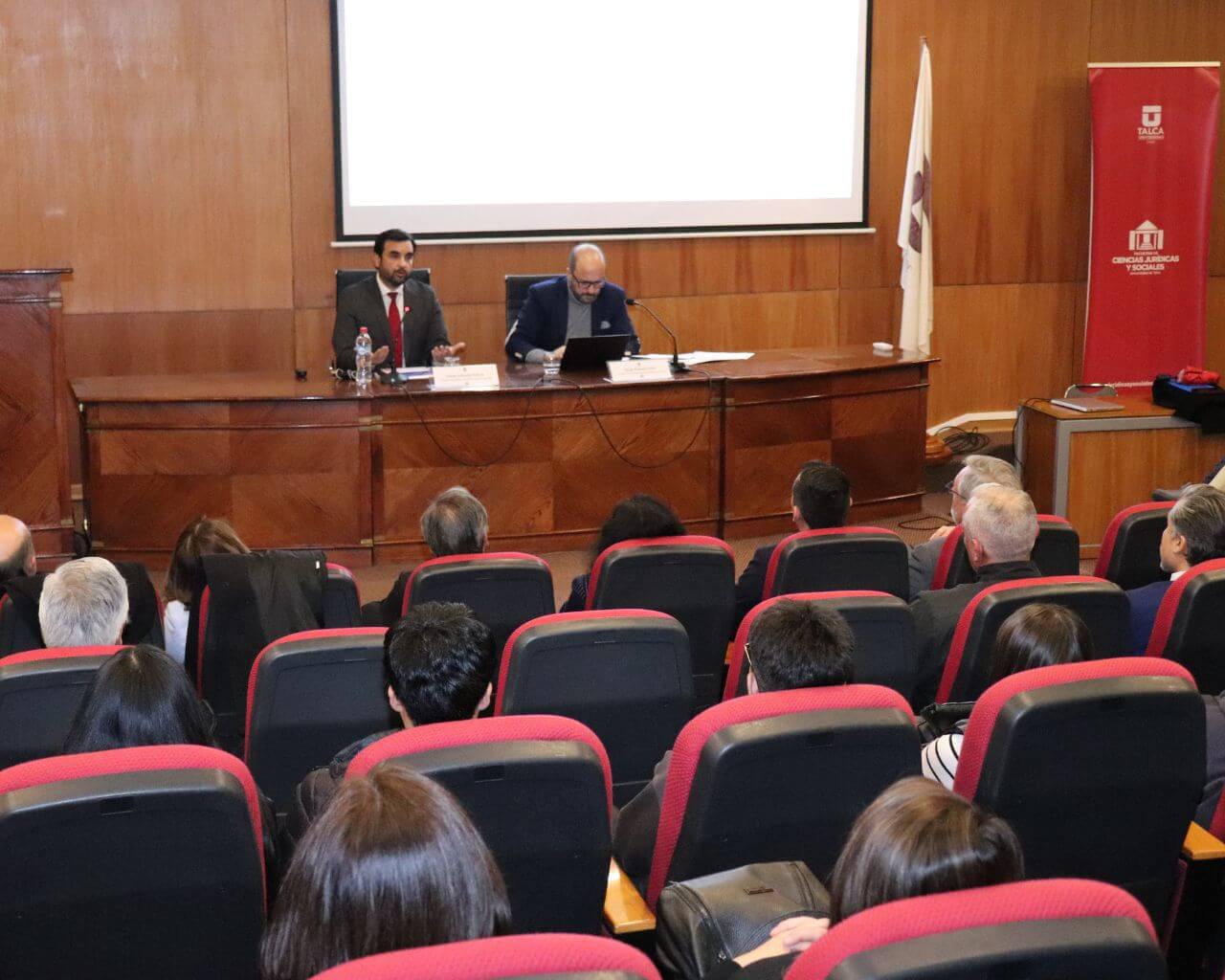 Ministro de Justicia y DD.HH presentó proyecto sobre nombramiento de jueces y juezas