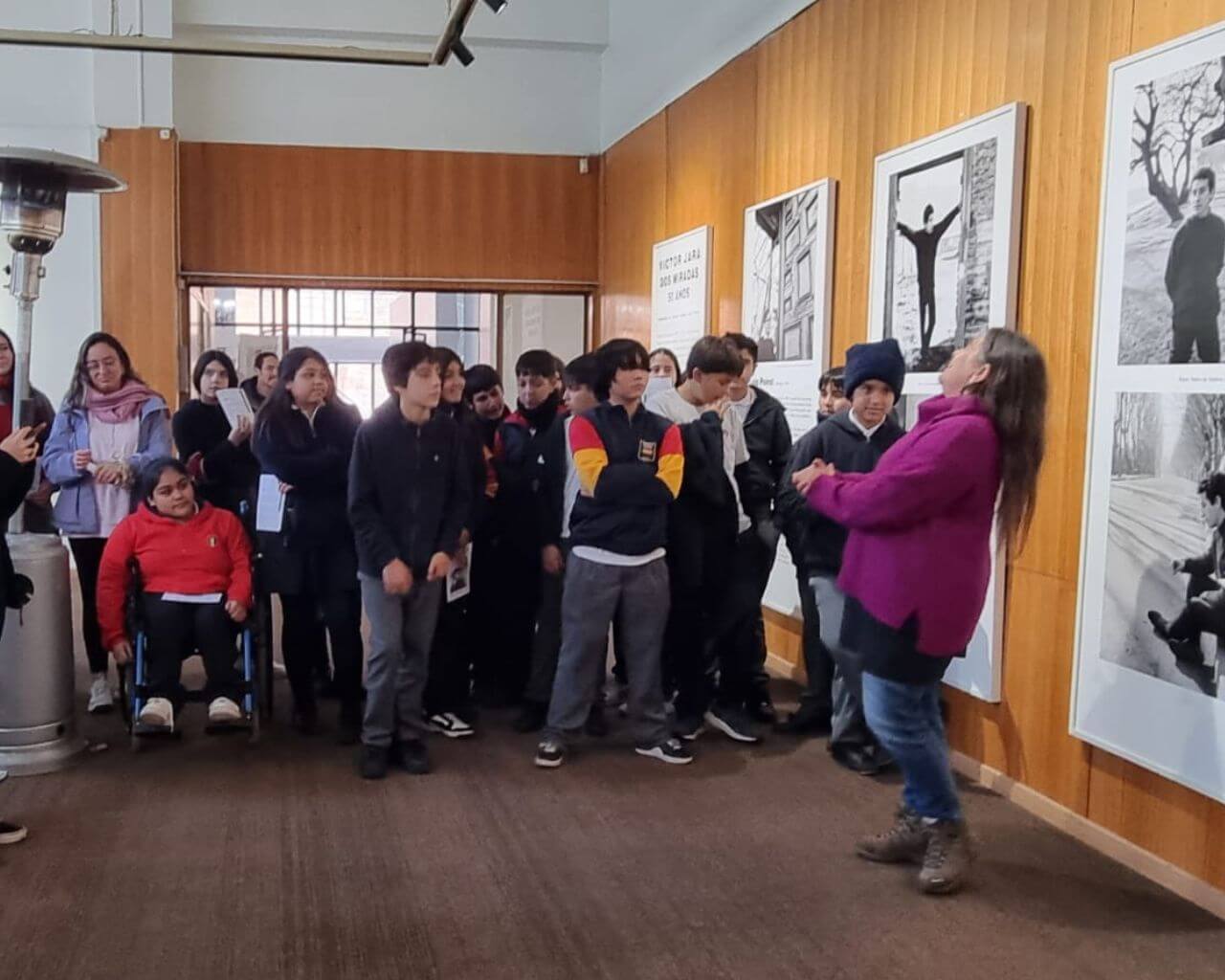 UTalca presenta muestra “Víctor Jara. Dos miradas. 50 años” en Curicó
