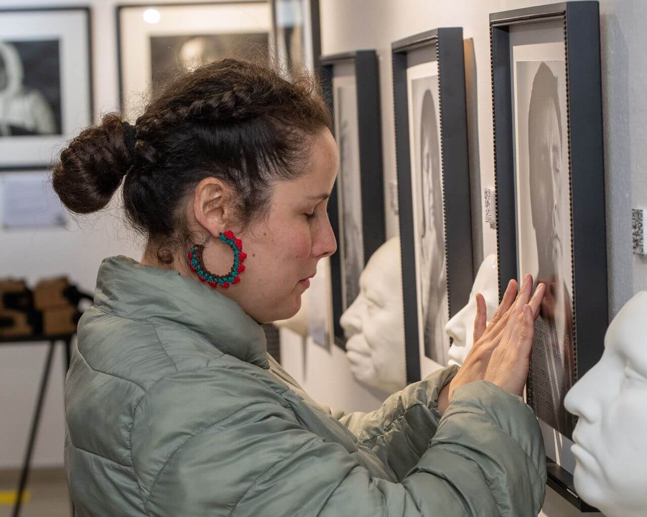 UTalca exhibe proyecto fotográfico inclusivo en su sala de exposiciones de Santiago