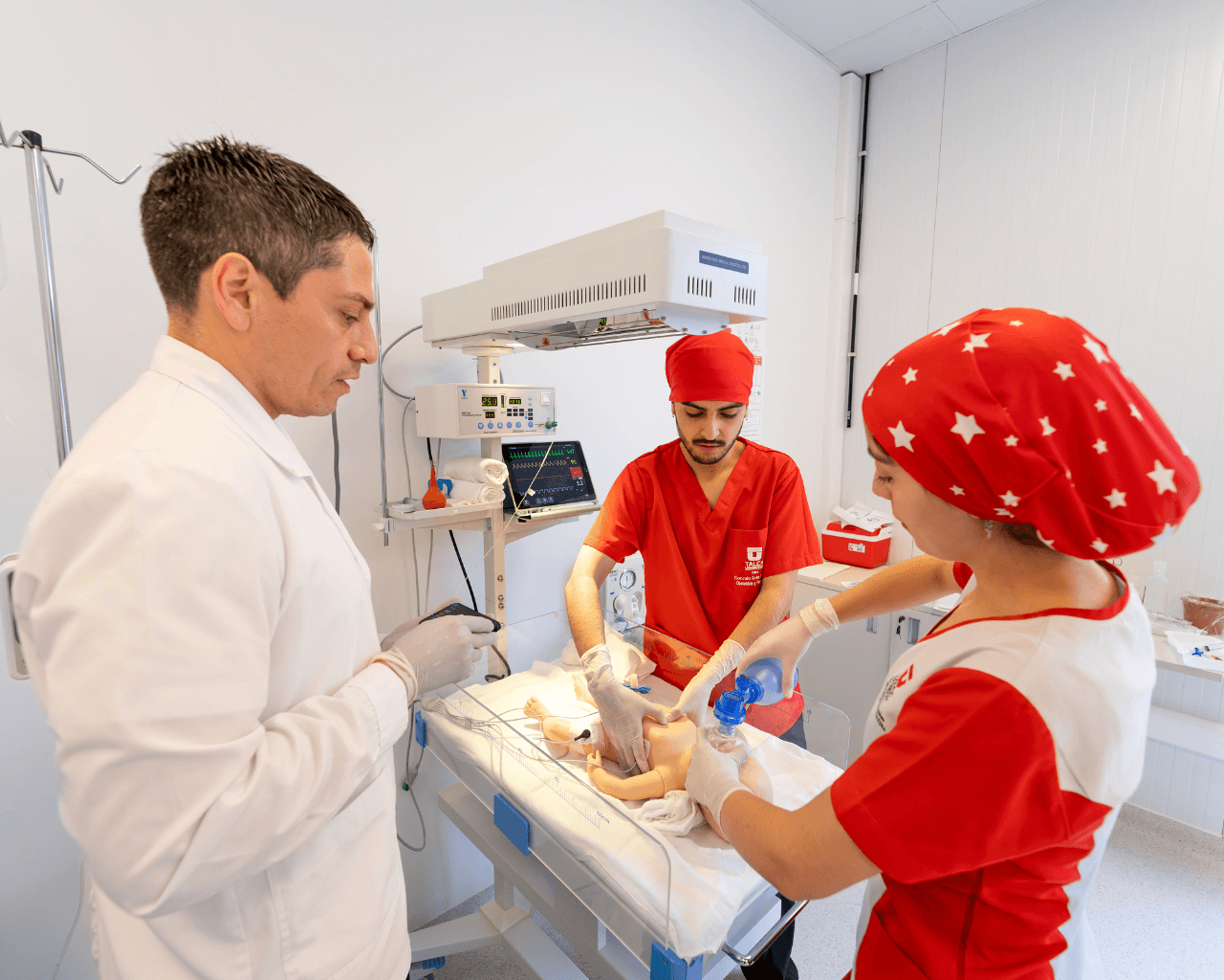 Escuela de Obstetricia y Puericultura logró certificación de 6 años