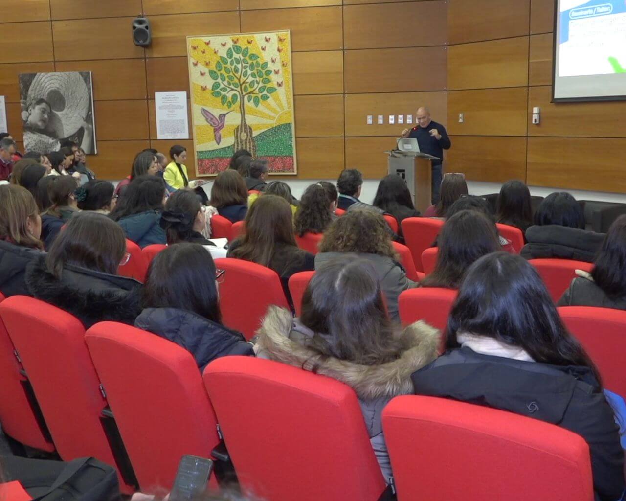 Reflexionan sobre neurodivergencia en el Campus Linares de la UTalca