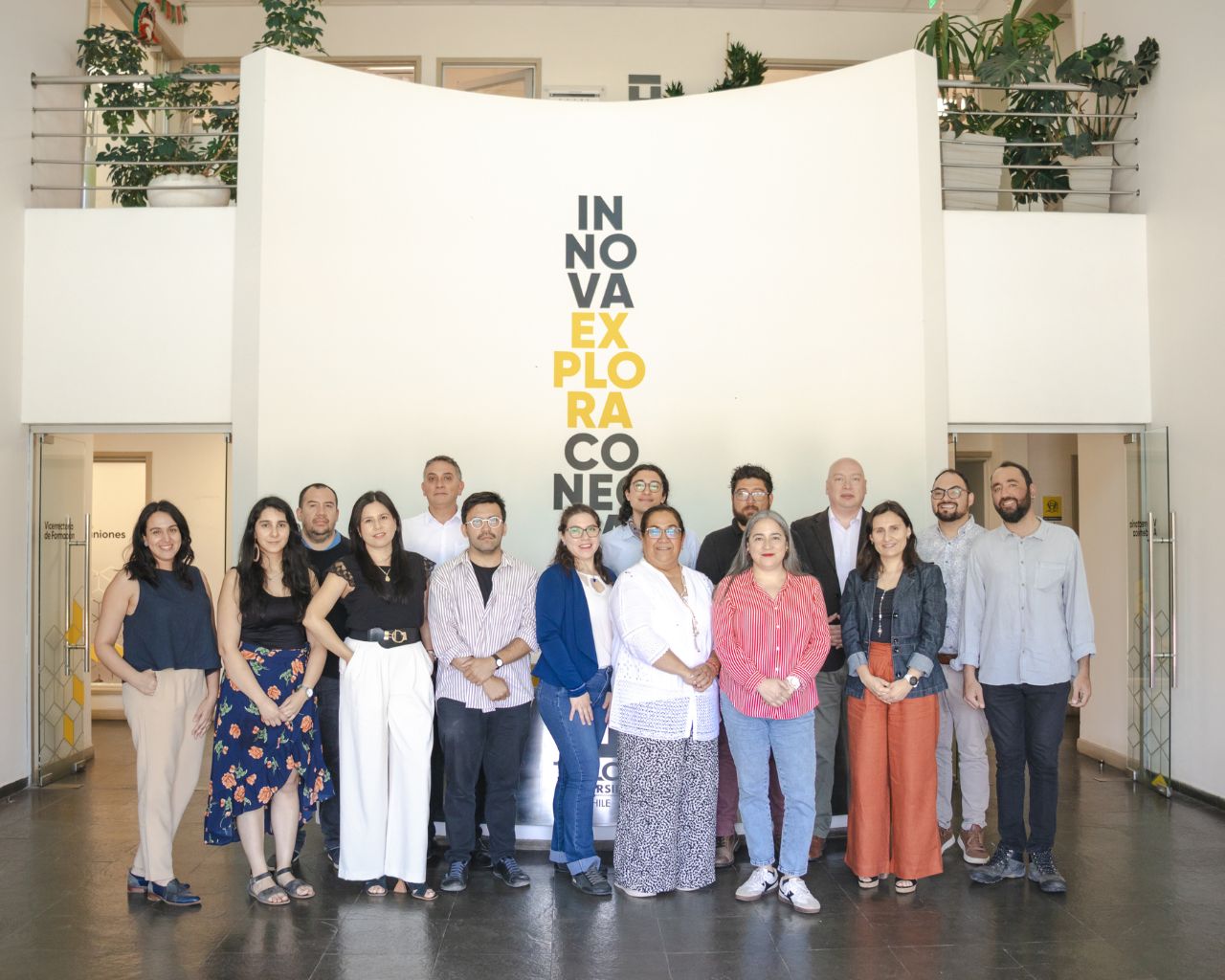 Institución impulsa proyectos del estamento administrativo