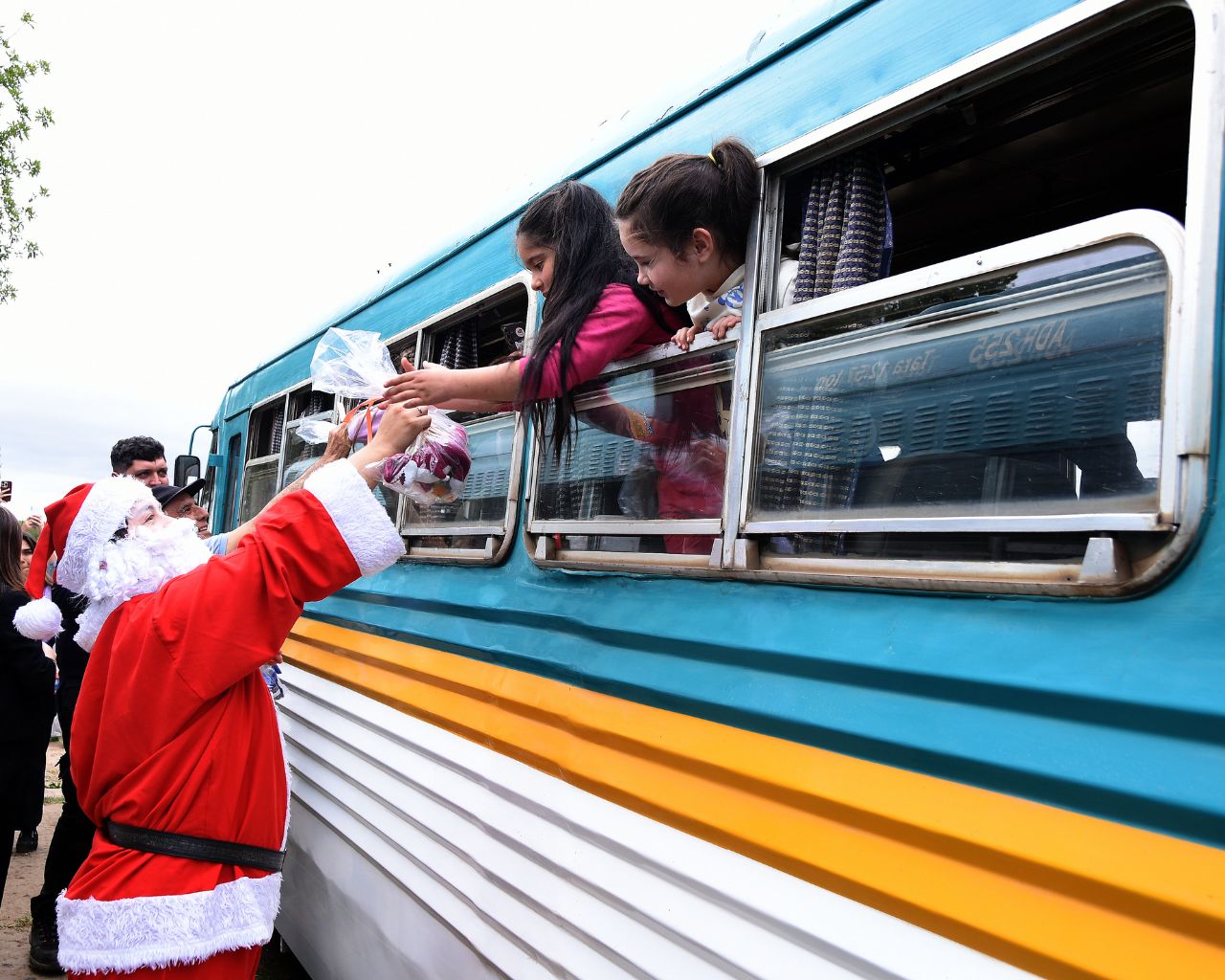 Tren de Navidad llevó alegría y tradición a familias del Ramal