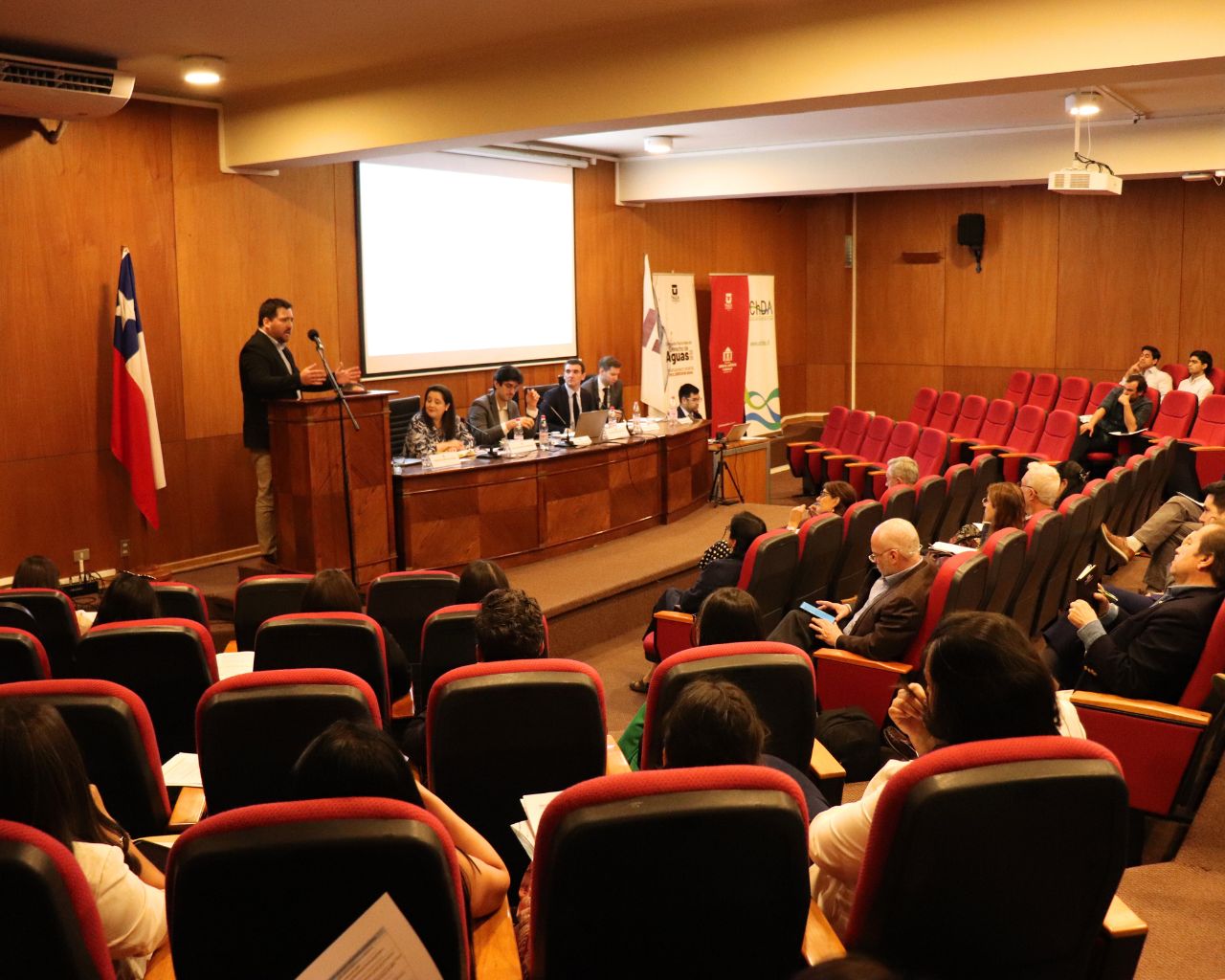 Universidad de Talca impulsó debate nacional sobre gestión del agua