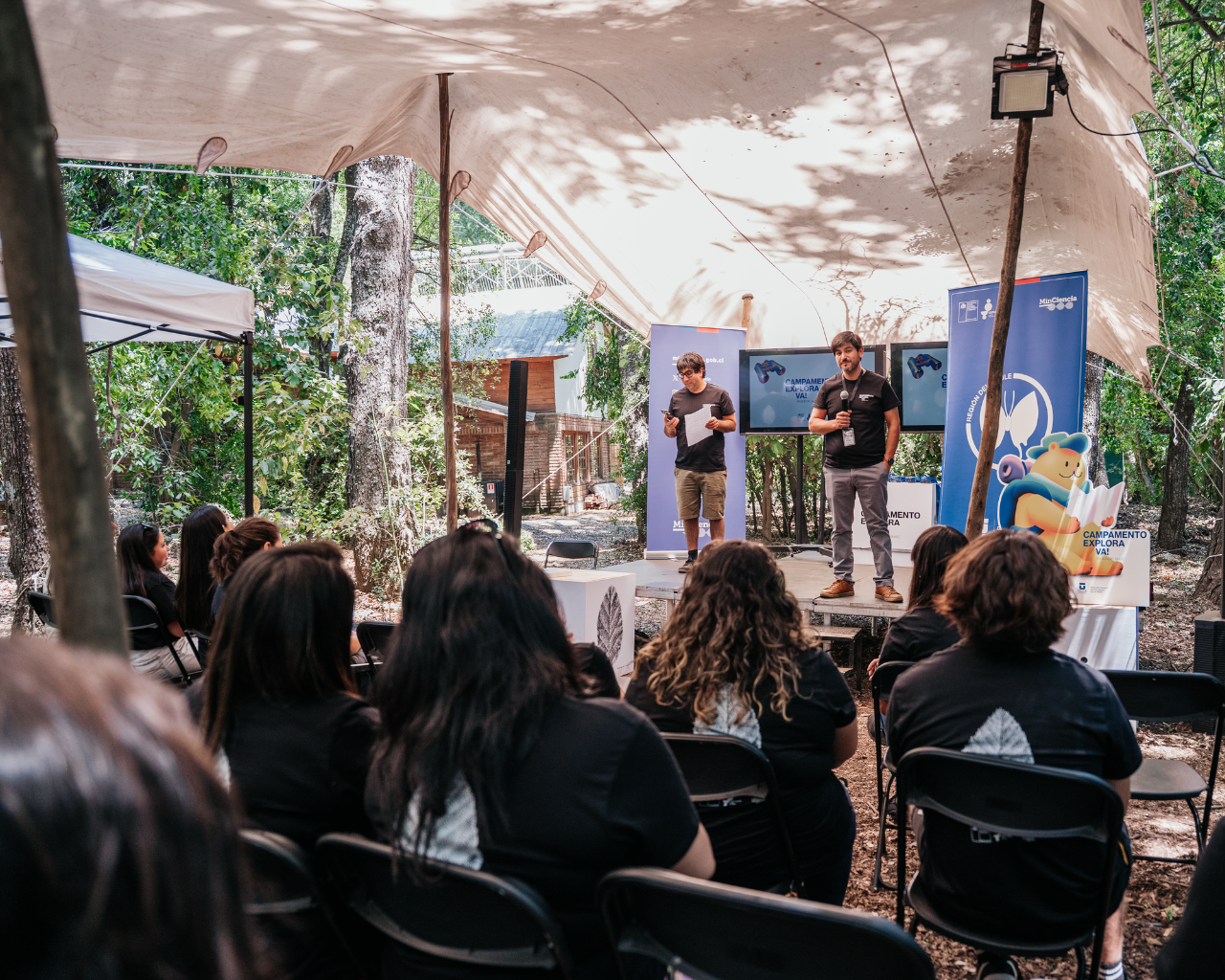 Campamento fortalece la educación indagatoria de docentes del Maule