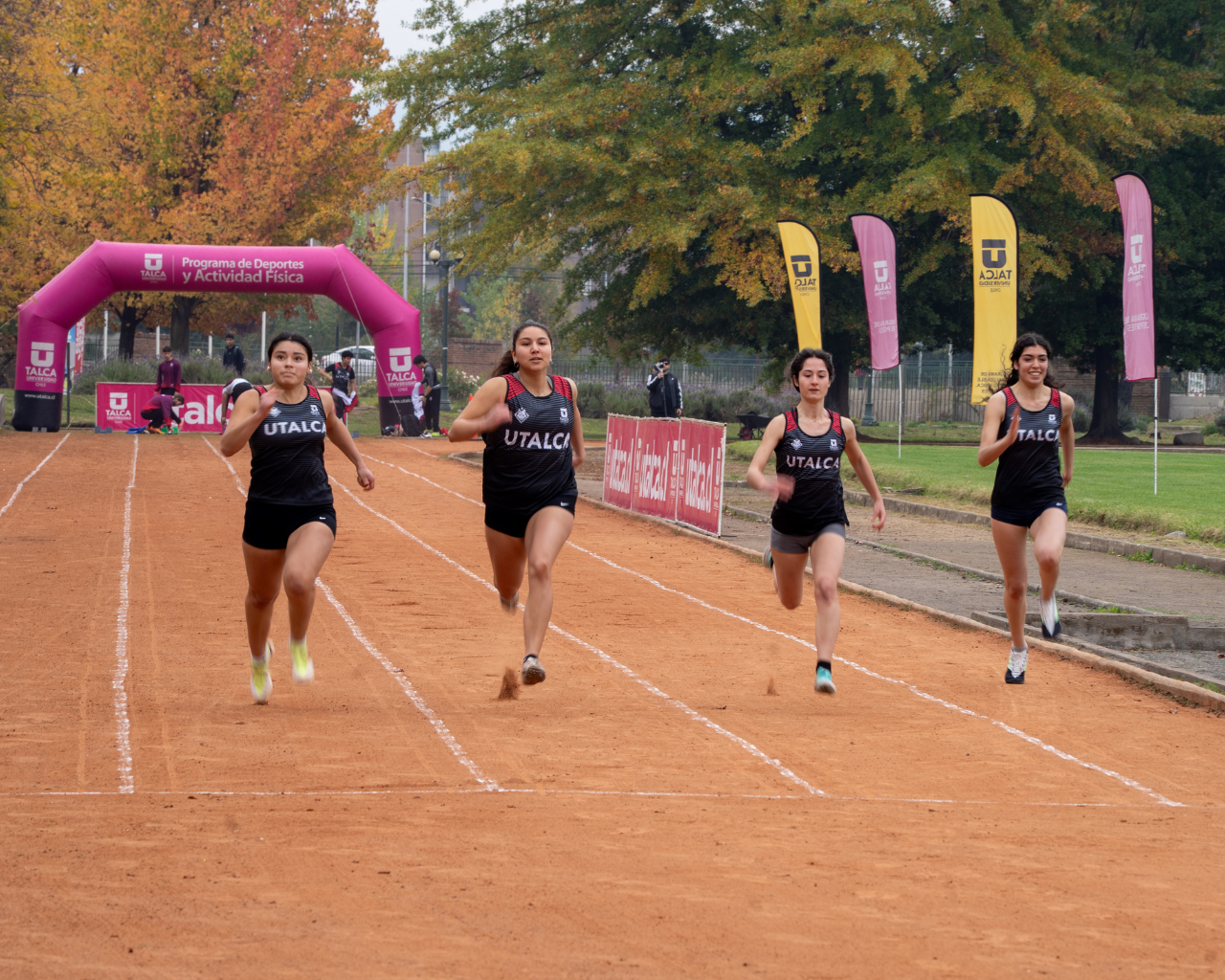 UTalca mejoró pista atlética con invitación a consumir agua