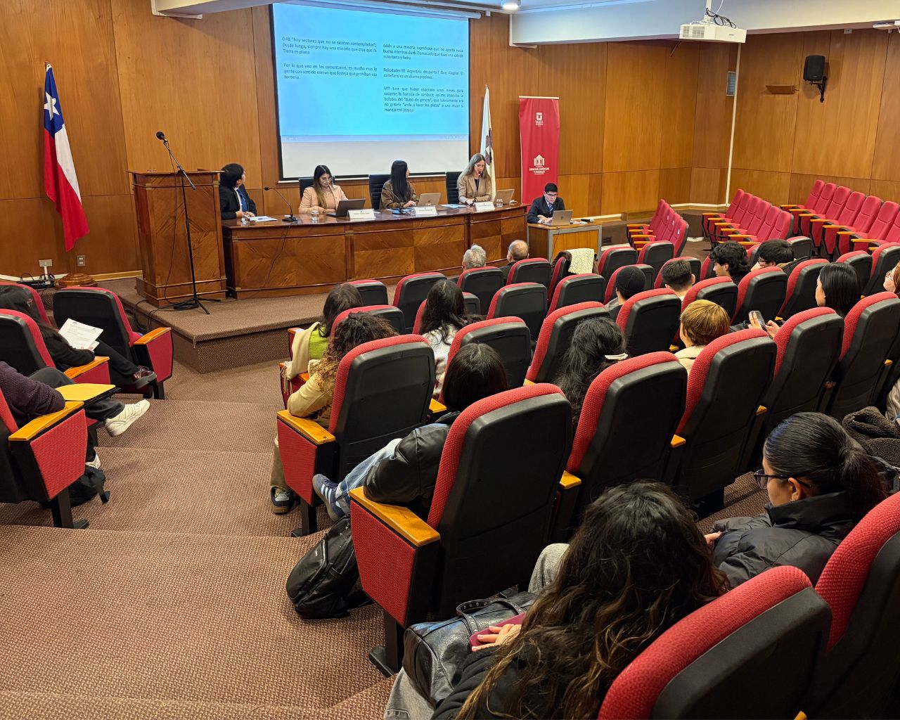 Conversatorio abordó desafíos pendientes en género y justicia