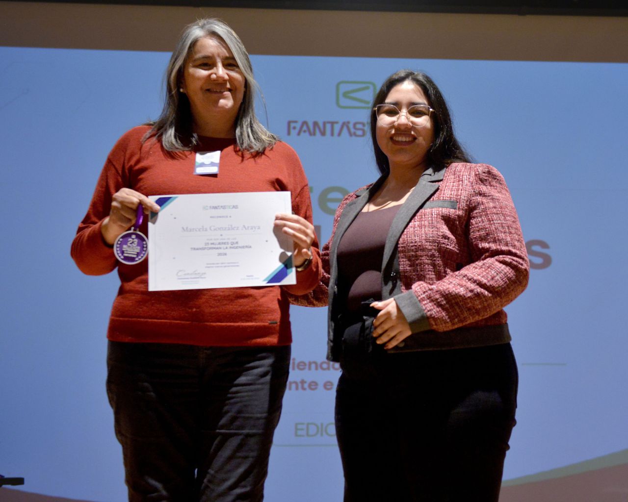 Académica distinguida entre las mujeres que transforman la ingeniería