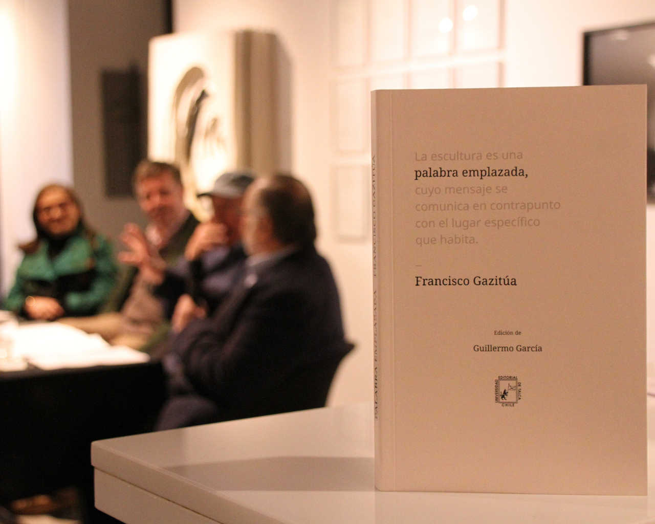 UTalca presenta libro de escritos del escultor Francisco Gazitúa