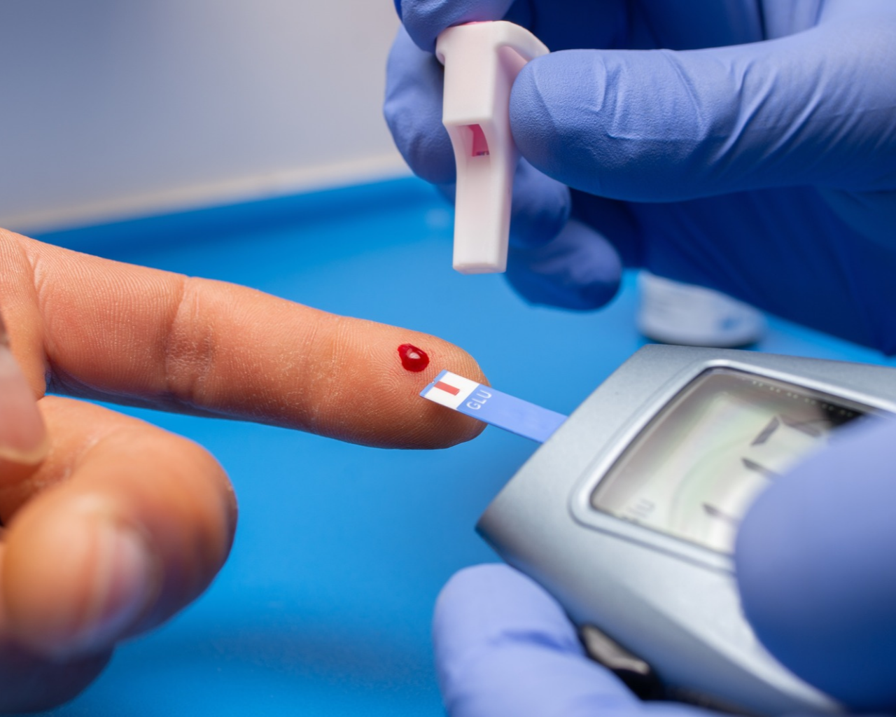 Estudio revela que diabetes y limitaciones funcionales se asocian con mayor reporte de lesiones laborales