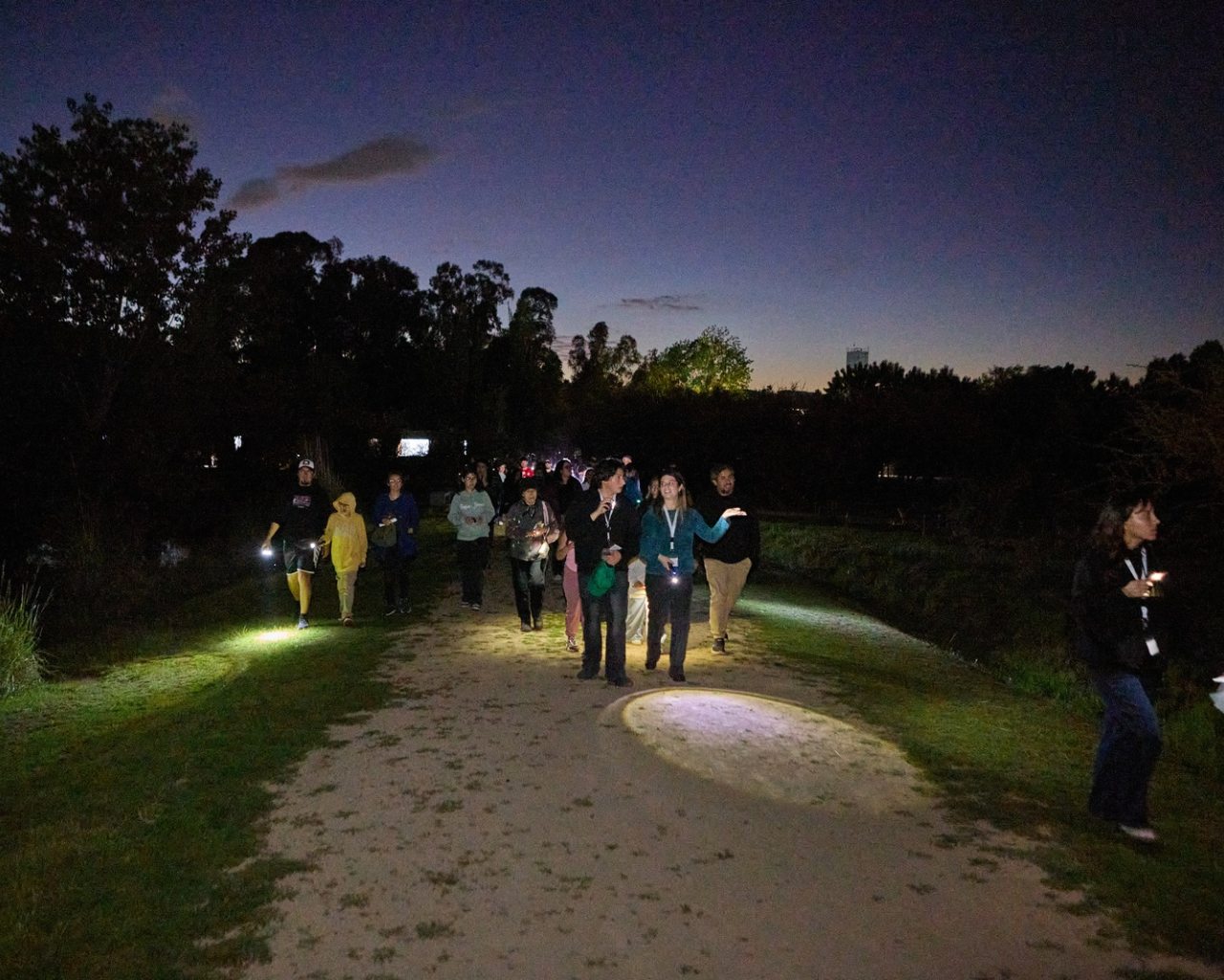 Jardín Botánico UTalca celebró 20 años con masiva visita nocturna