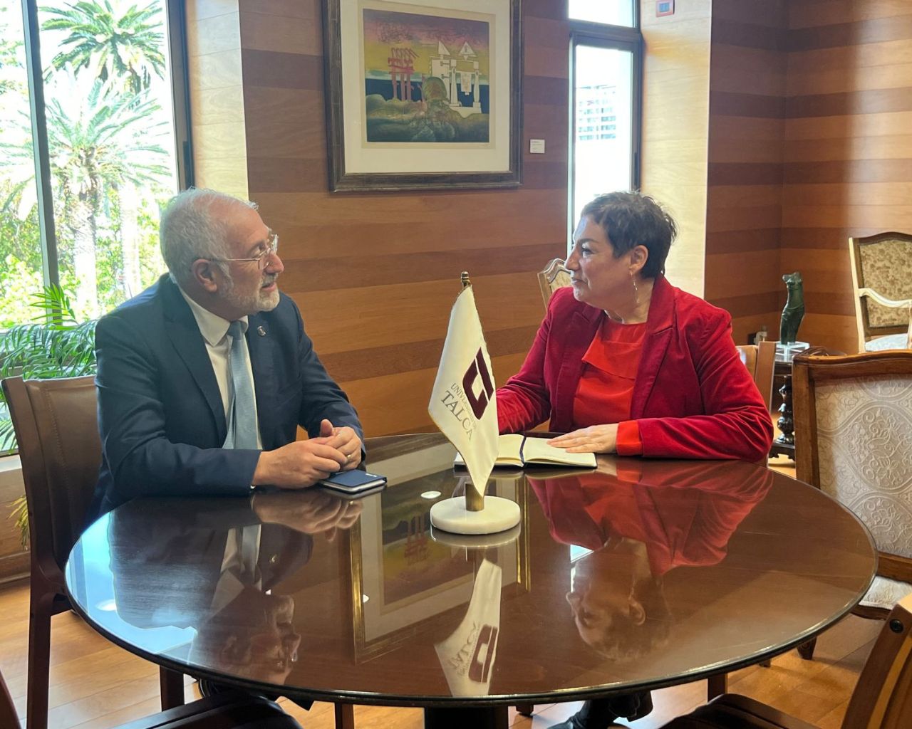 Rector analiza con parlamentarios el proyecto de Ley de Presupuesto 2027